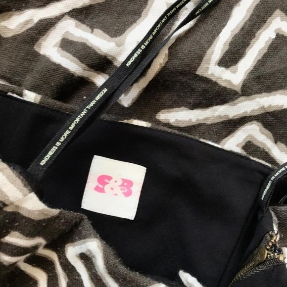 SASS & BIDE Arrow Print Dress size 6 - Picture 4 of 4